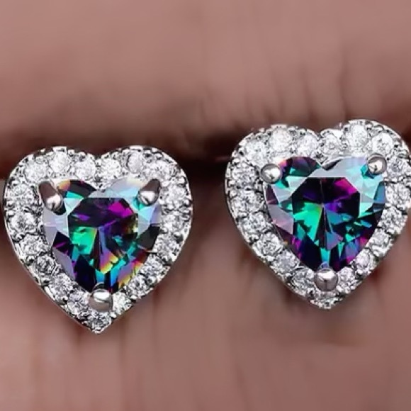 18K WHITE GOLD PLATED HEART STUD EARRINGS - Picture 3 of 4